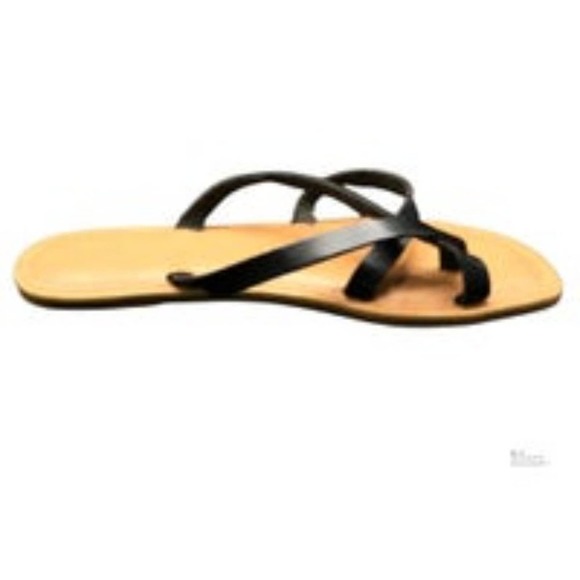 Universal Thread Colette Strappy Flip Flop Sandals Black 6 - Picture 3 of 3
